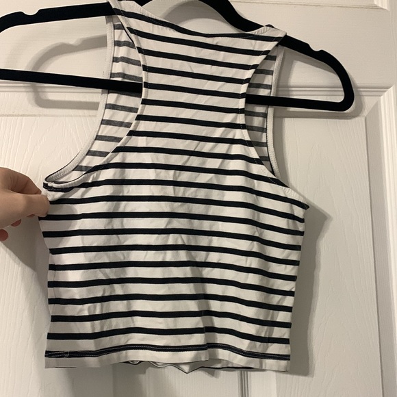 H&M/Divided striped cropped tank - Picture 2 of 3